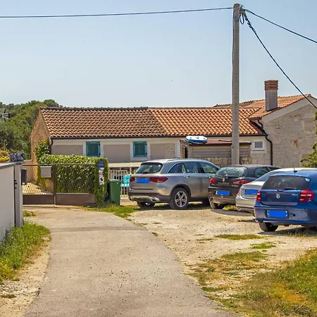 Apartment Rocks & Stars *